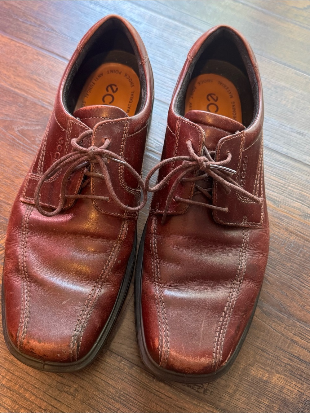 Ecco Men's Burgundy Leather Square Toe Dress Shoes